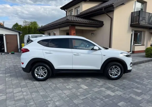 HYUNDAI Tucson 