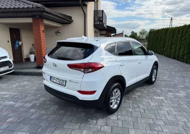 HYUNDAI Tucson 