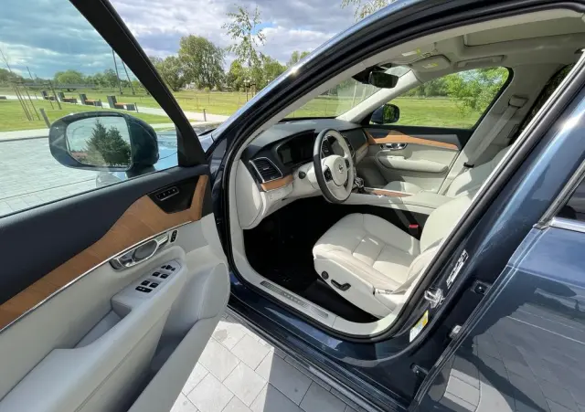 VOLVO XC 90 T6 AWD Geartronic Momentum Pro