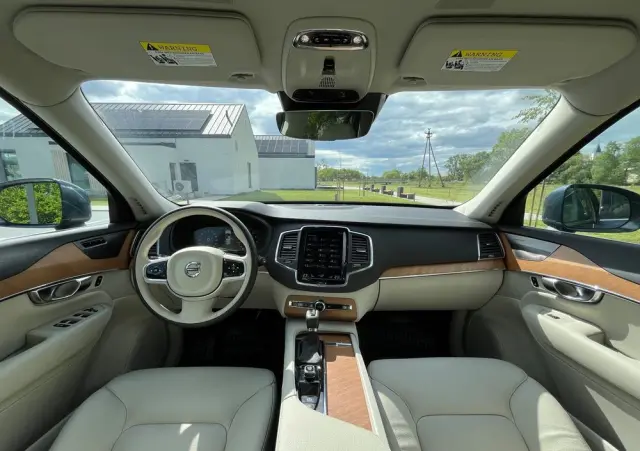 VOLVO XC 90 T6 AWD Geartronic Momentum Pro