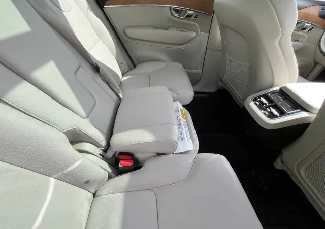 VOLVO XC 90 T6 AWD Geartronic Momentum Pro