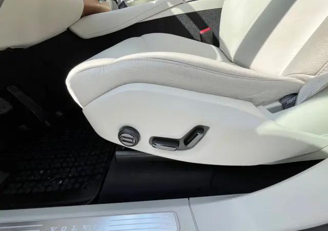 VOLVO XC 90 T6 AWD Geartronic Momentum Pro