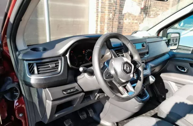 RENAULT Trafic 