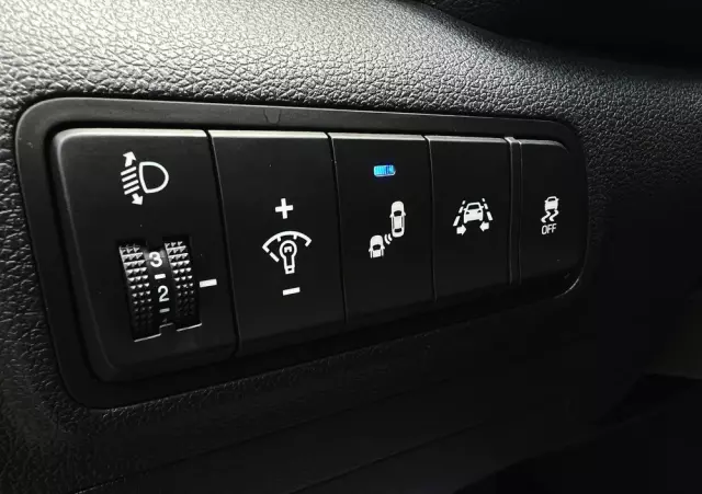 HYUNDAI Tucson Blue 1.7 CRDi 2WD Style