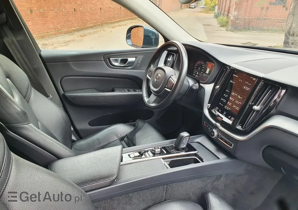 VOLVO XC 60 B4 B Geartronic Momentum Pro