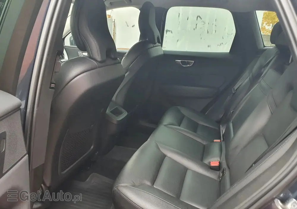 VOLVO XC 60 B4 B Geartronic Momentum Pro