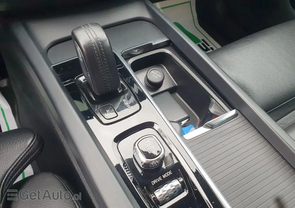 VOLVO XC 60 B4 B Geartronic Momentum Pro