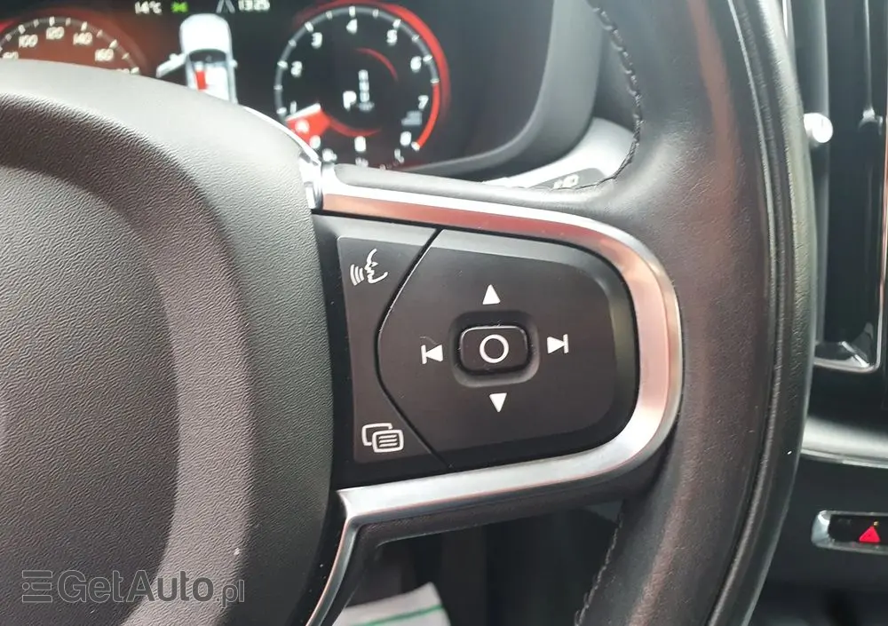 VOLVO XC 60 B4 B Geartronic Momentum Pro