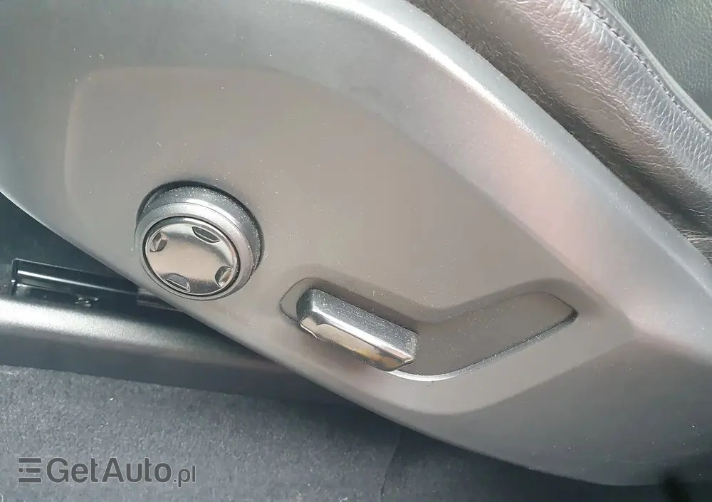 VOLVO XC 60 B4 B Geartronic Momentum Pro