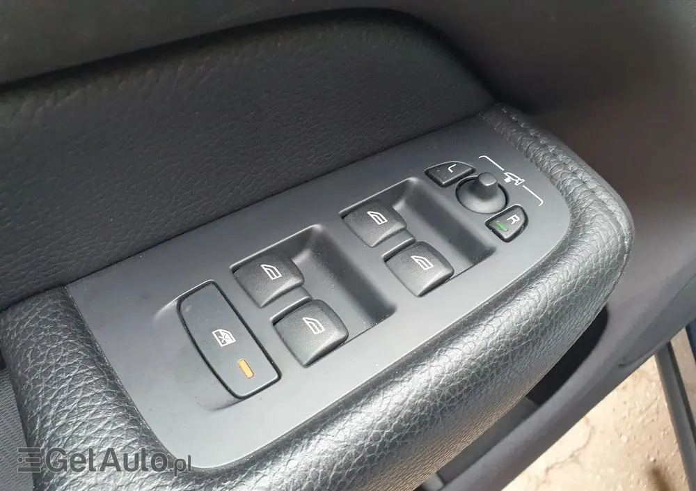 VOLVO XC 60 B4 B Geartronic Momentum Pro