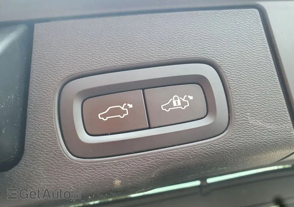 VOLVO XC 60 B4 B Geartronic Momentum Pro