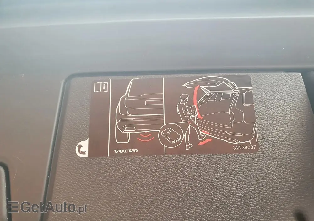 VOLVO XC 60 B4 B Geartronic Momentum Pro