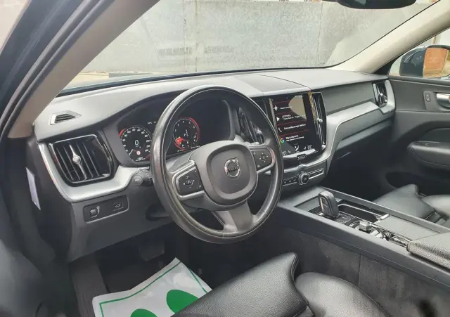 VOLVO XC 60 B4 B Geartronic Momentum Pro