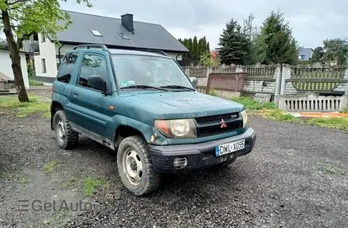 MITSUBISHI Pajero 