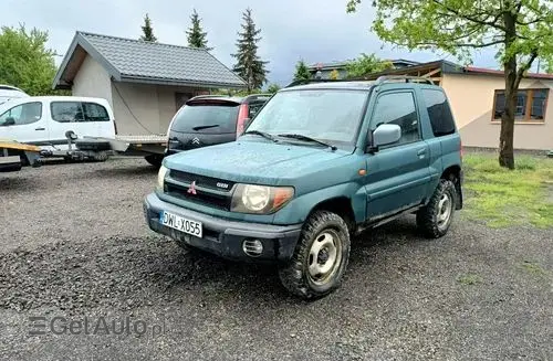 MITSUBISHI Pajero 