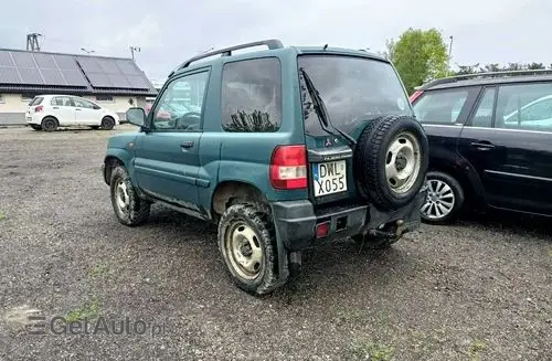 MITSUBISHI Pajero 