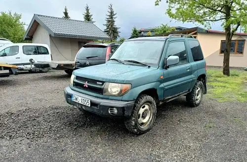 MITSUBISHI Pajero 