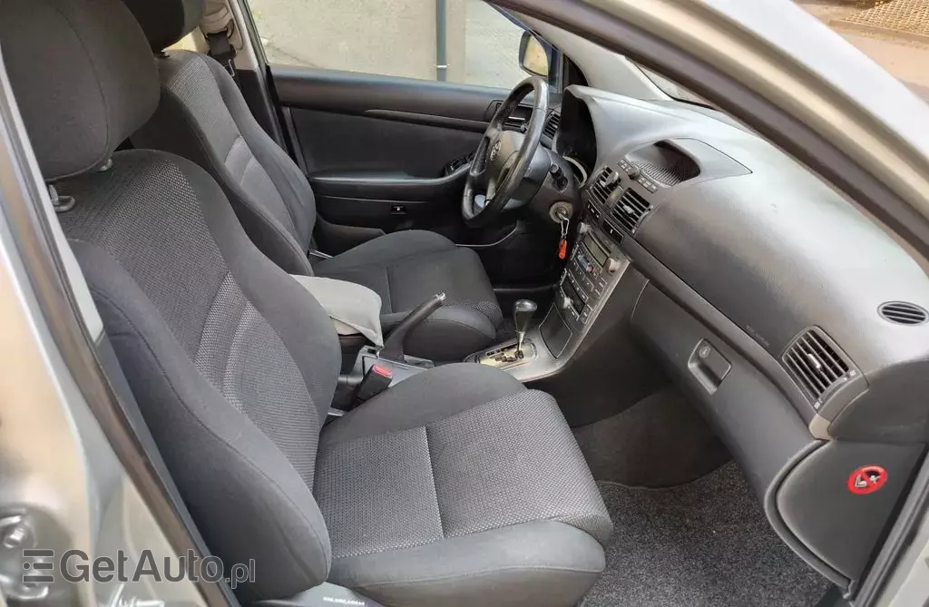 TOYOTA Avensis 