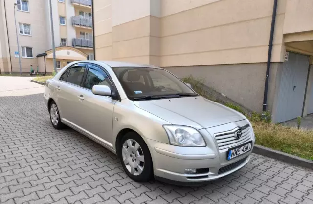 TOYOTA Avensis 