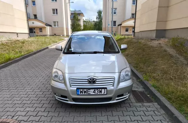 TOYOTA Avensis 