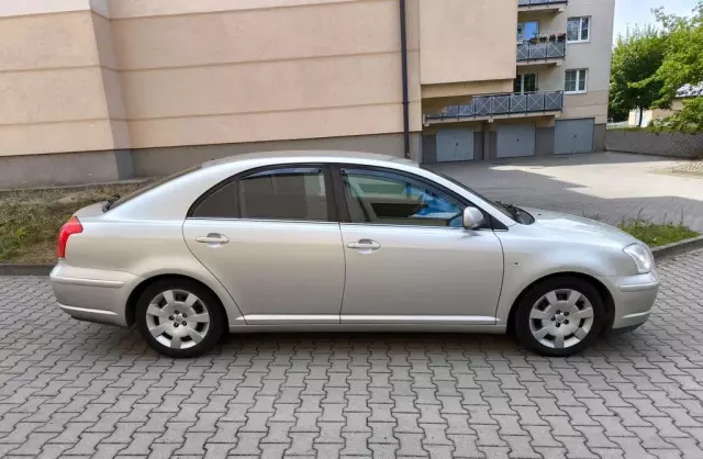 TOYOTA Avensis 
