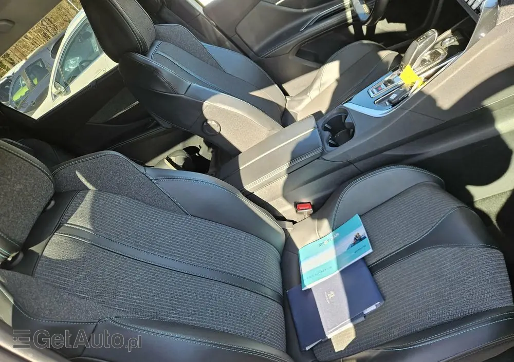 PEUGEOT 5008 BlueHDi 130 EAT8 Allure Pack