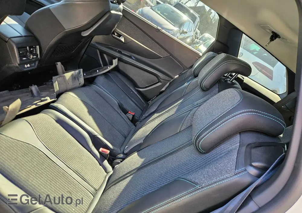 PEUGEOT 5008 BlueHDi 130 EAT8 Allure Pack