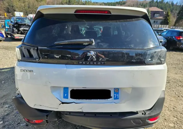 PEUGEOT 5008 BlueHDi 130 EAT8 Allure Pack