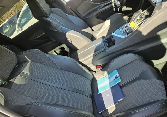 PEUGEOT 5008 BlueHDi 130 EAT8 Allure Pack