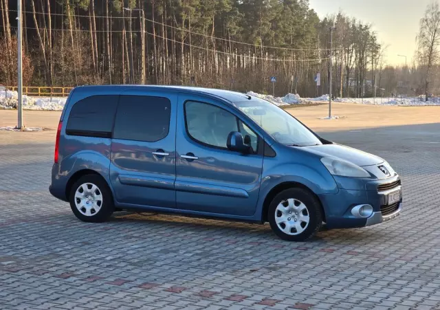 PEUGEOT Partner Tepee 110 Family