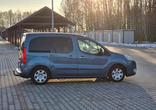 PEUGEOT Partner Tepee 110 Family