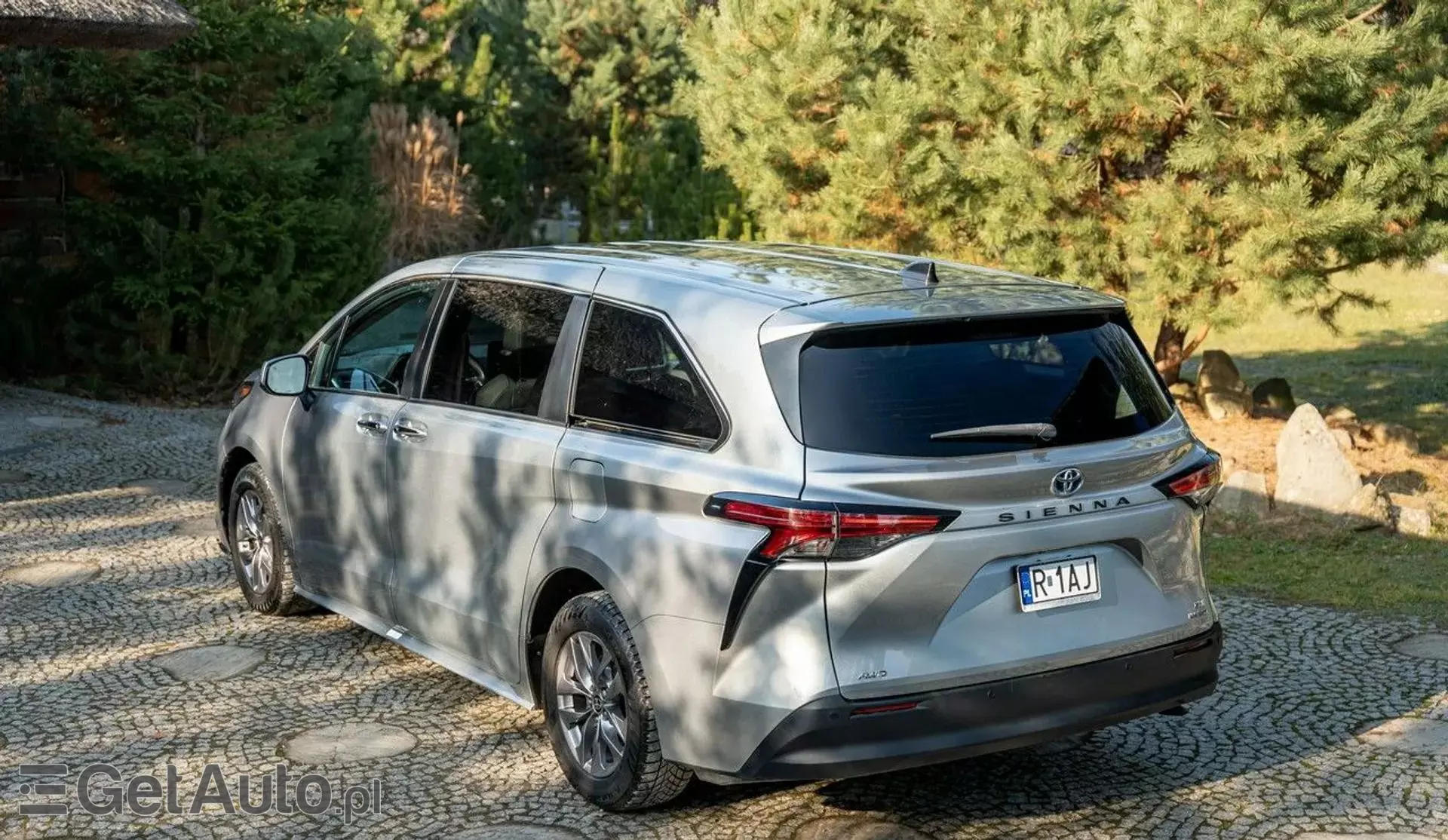 TOYOTA Sienna 