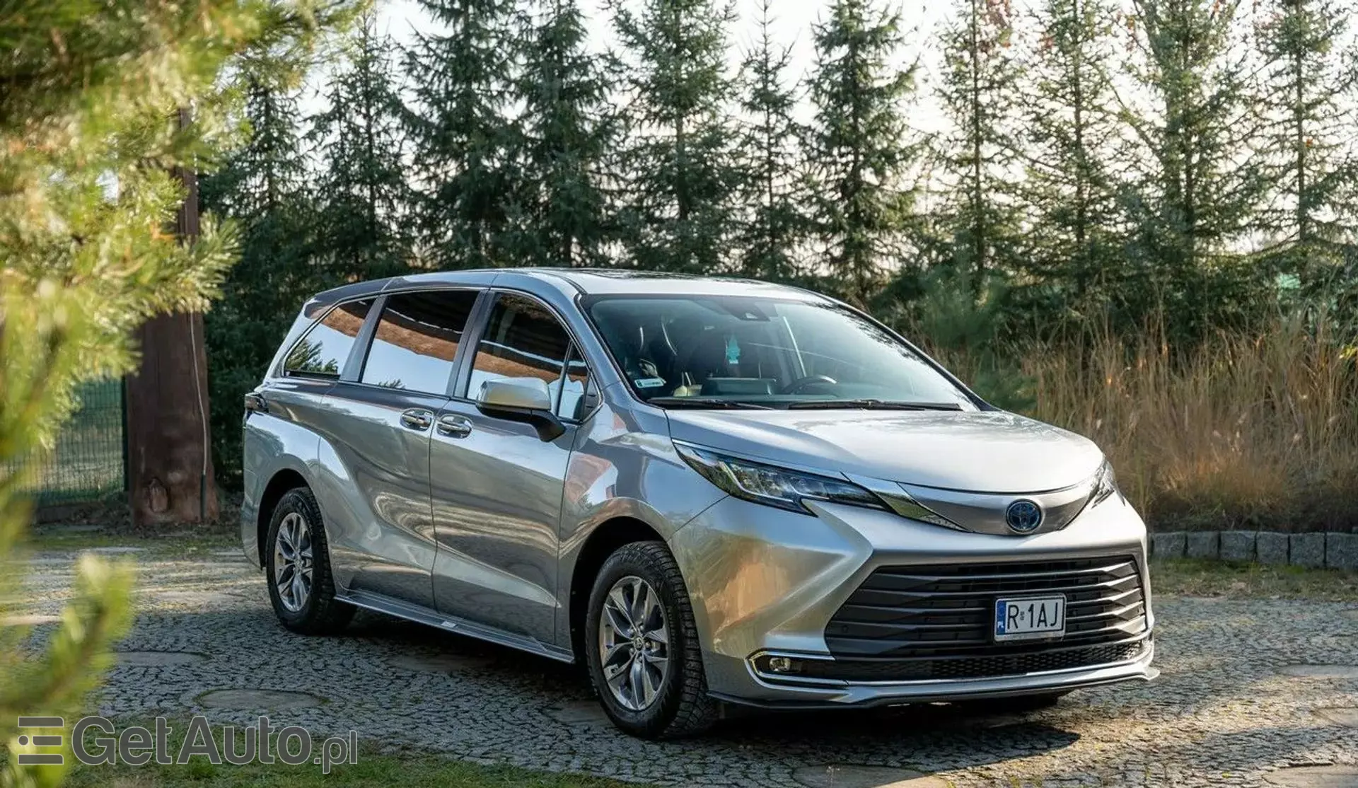 TOYOTA Sienna 