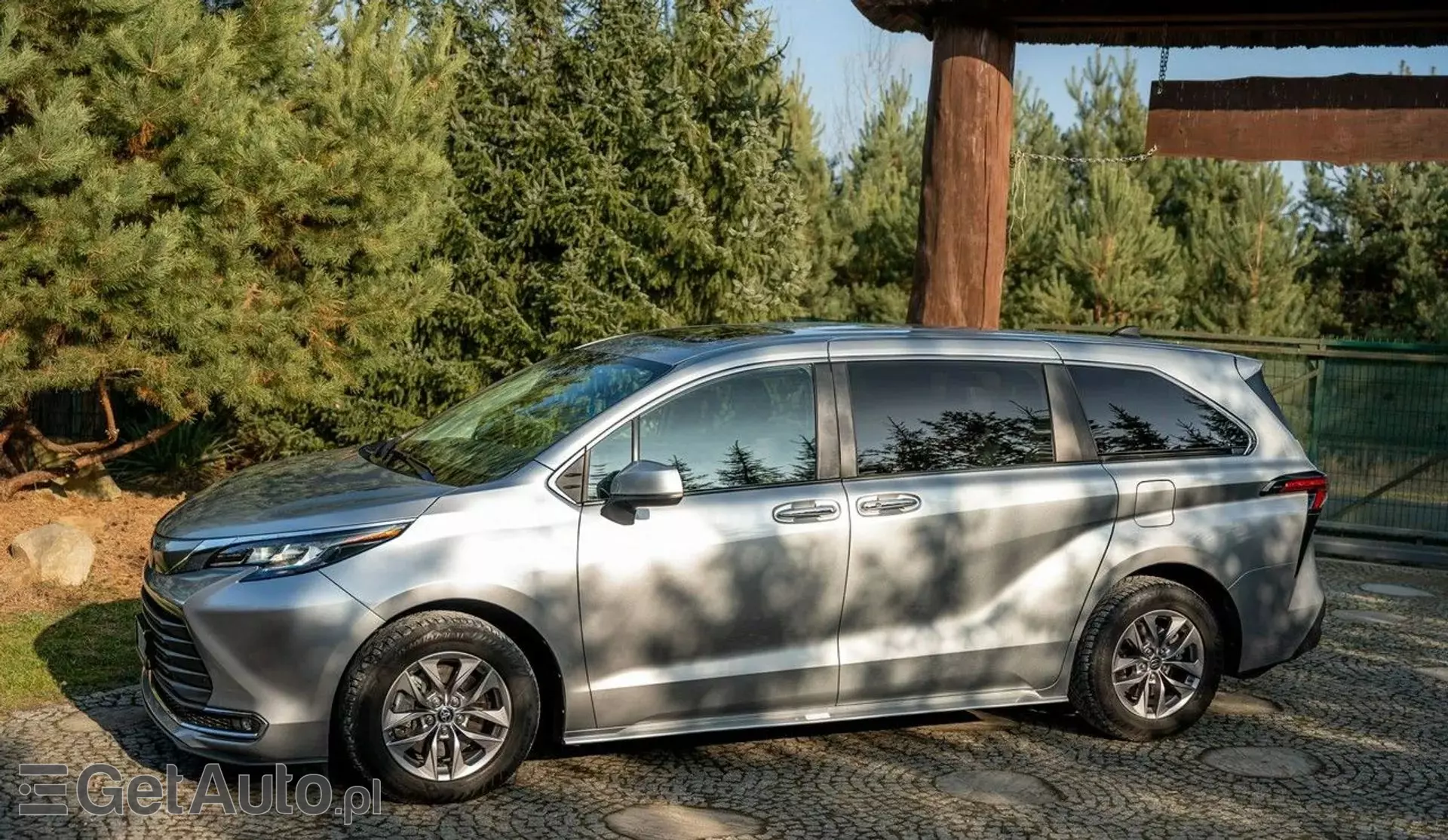 TOYOTA Sienna 