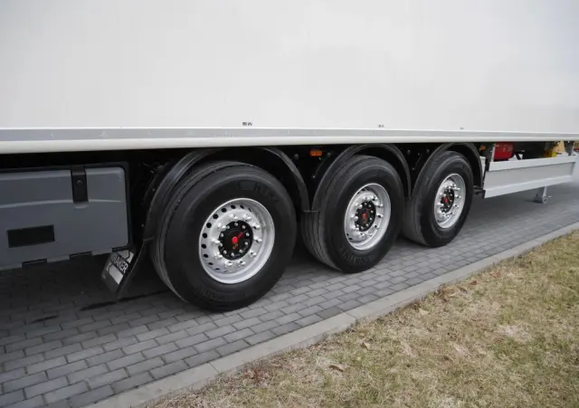 KRAKER Ruchoma Podłoga 92m3 