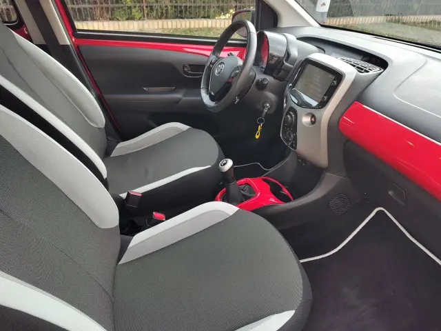 TOYOTA Aygo X-clusiv