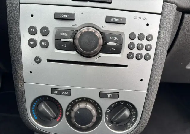 OPEL Corsa 1.2 Edition