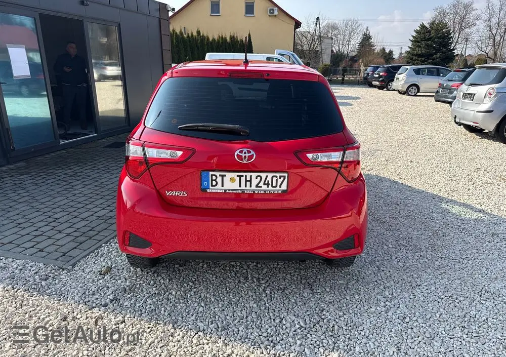TOYOTA Yaris 