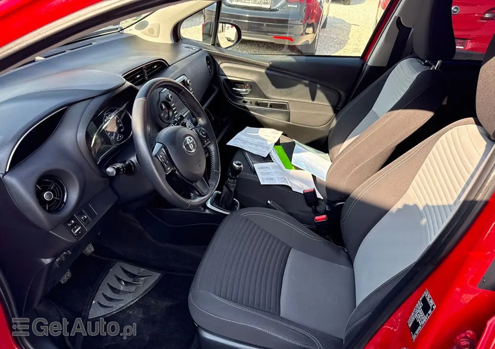 TOYOTA Yaris 