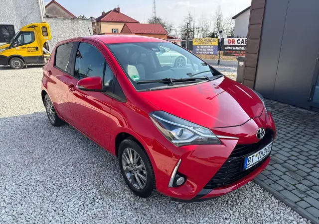 TOYOTA Yaris 