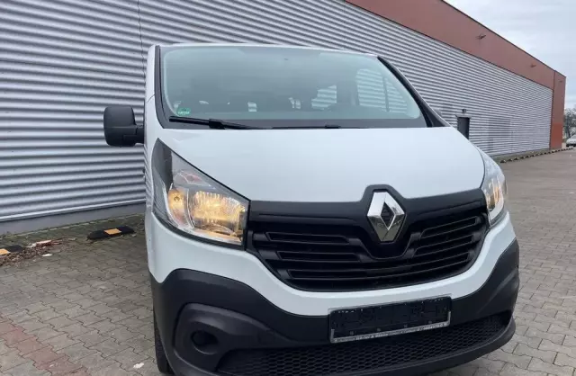 RENAULT Trafic 