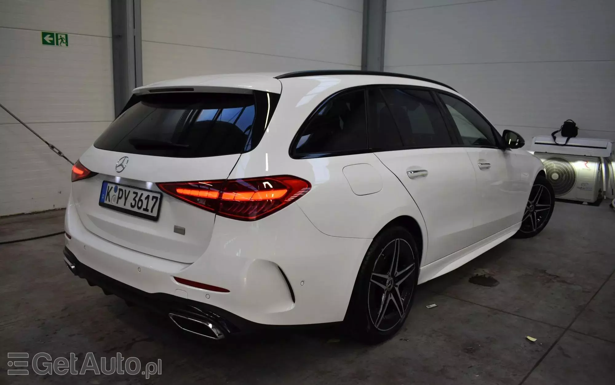 MERCEDES-BENZ Klasa C 200 d T 9G-TRONIC AMG Line