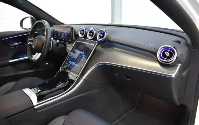 MERCEDES-BENZ Klasa C 200 d T 9G-TRONIC AMG Line