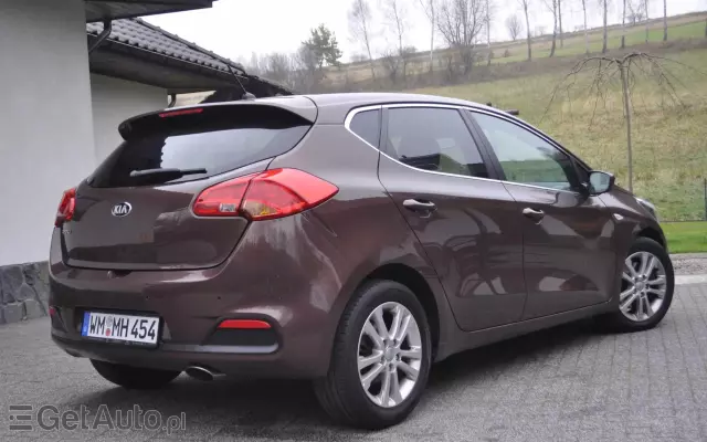 KIA Ceed 1.6 GDI Fifa World Cup Edition