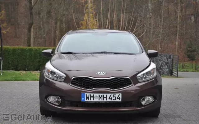 KIA Ceed 1.6 GDI Fifa World Cup Edition