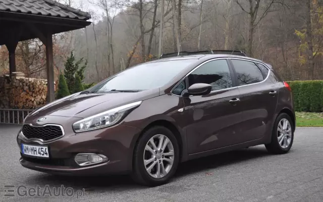 KIA Ceed 1.6 GDI Fifa World Cup Edition