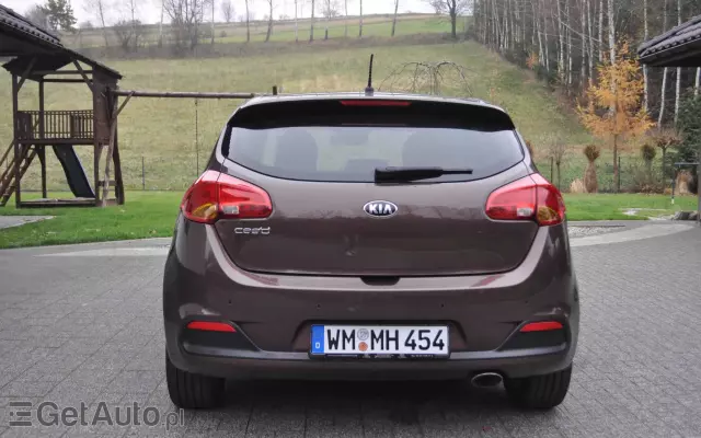 KIA Ceed 1.6 GDI Fifa World Cup Edition