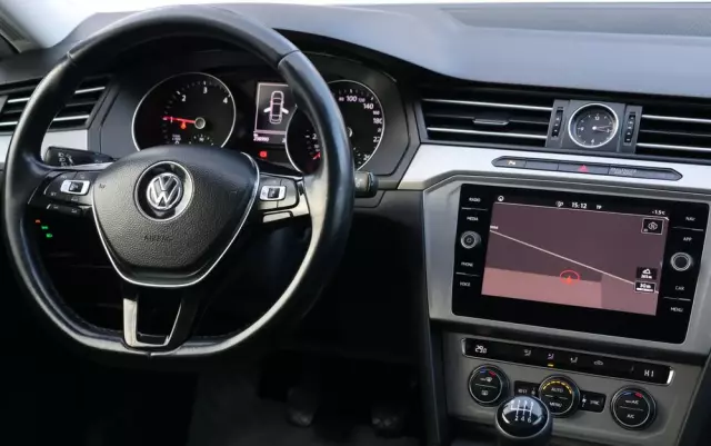 VOLKSWAGEN Passat 1.6 TDI BMT Comfortline