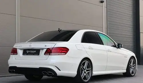 MERCEDES-BENZ Klasa E 63 AMG  
