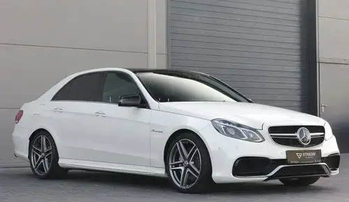 MERCEDES-BENZ Klasa E 63 AMG  